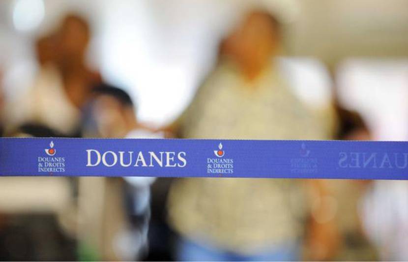 Pièces, lingots, bijoux achetés en voyage : Que faut-il déclarer à la douane lors de votre arrivée à Paris?